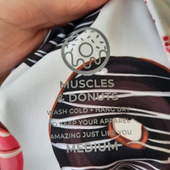 Muscles & Donuts White Workout Shorts M - Picture 5 of 6